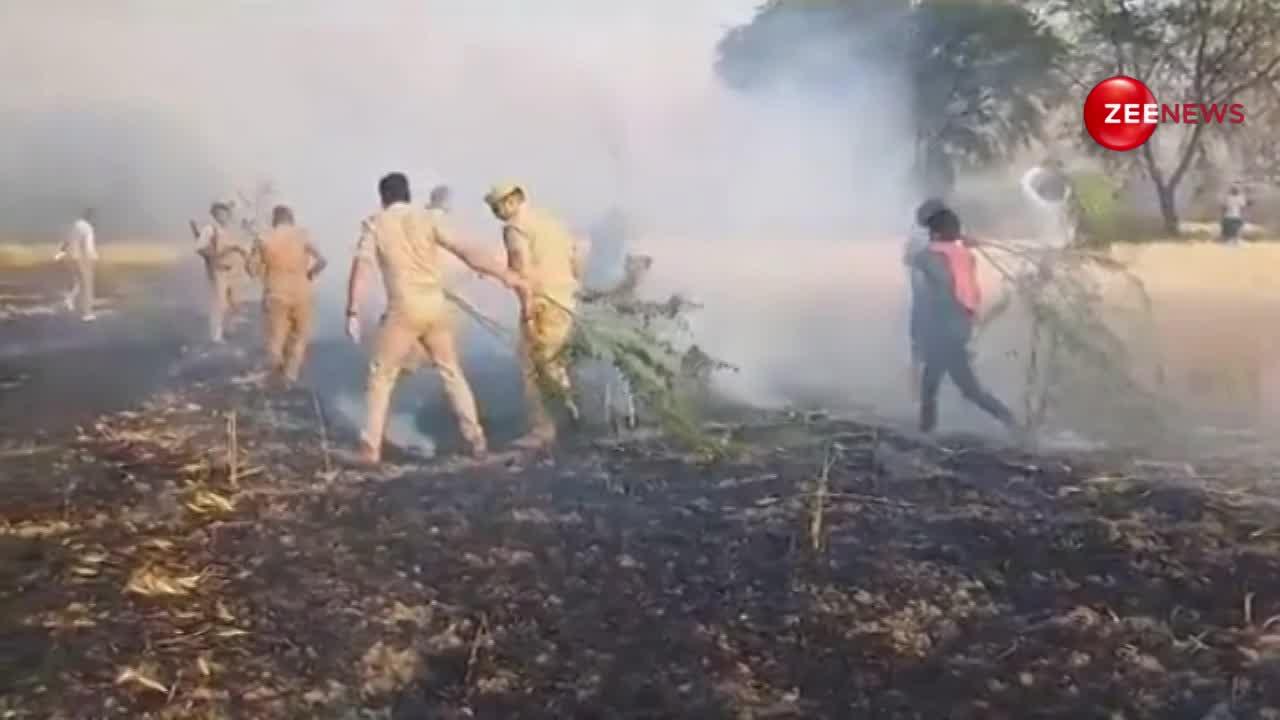 जलकर खाक हो गई किसान की साल भर की मेहनत, फिर UP पुलिस ने जो किया देखकर...