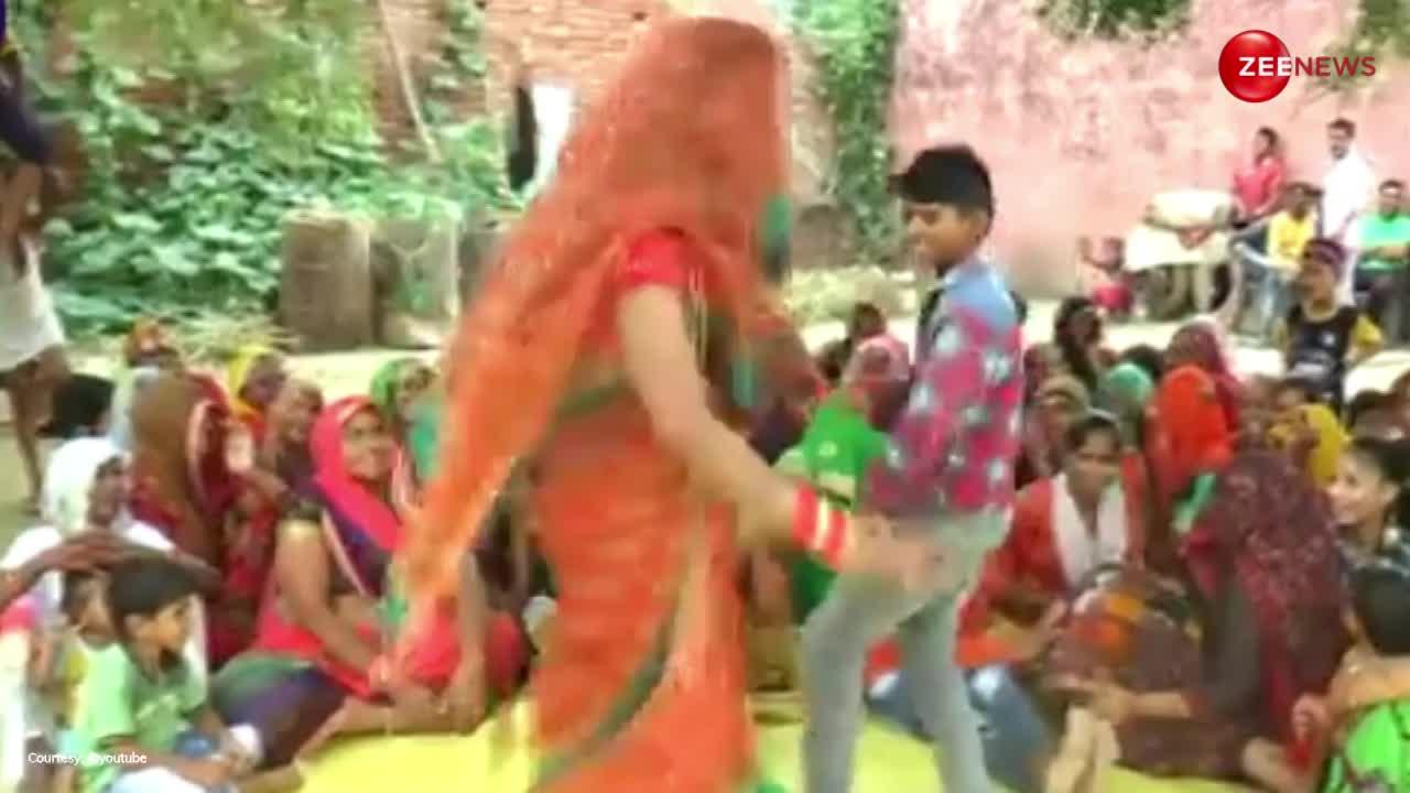 'देहाती खोइया' गाने पर चाची ने भतीजे के साथ किया उटपटांग डांस, गाना सुनकर हिल गए लोगों के दिमाग का पेंच
