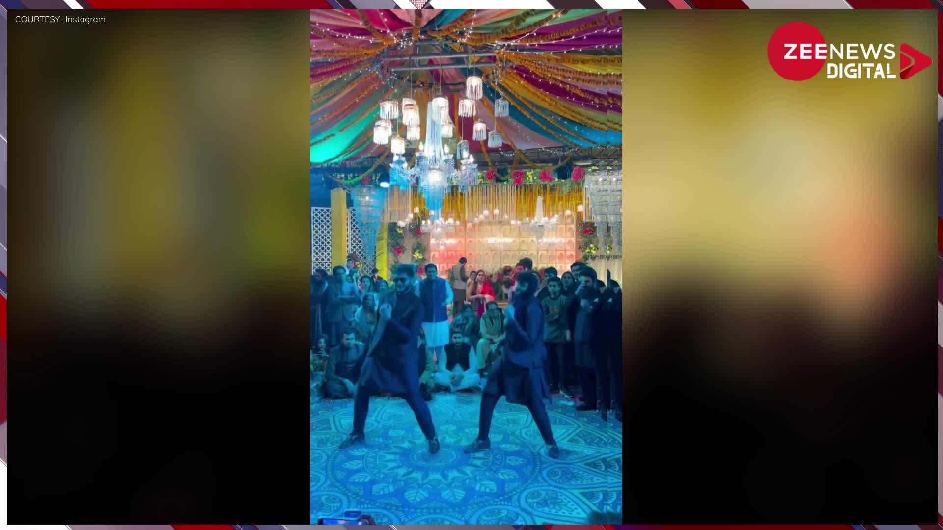 Viral Dance: शादी में दो दोस्तों ने मिलकर डांस फ्लोर पर लगाई आग! 'जेड़ा नशा' गाने पर डांस वीडियो हो रहा वायरल