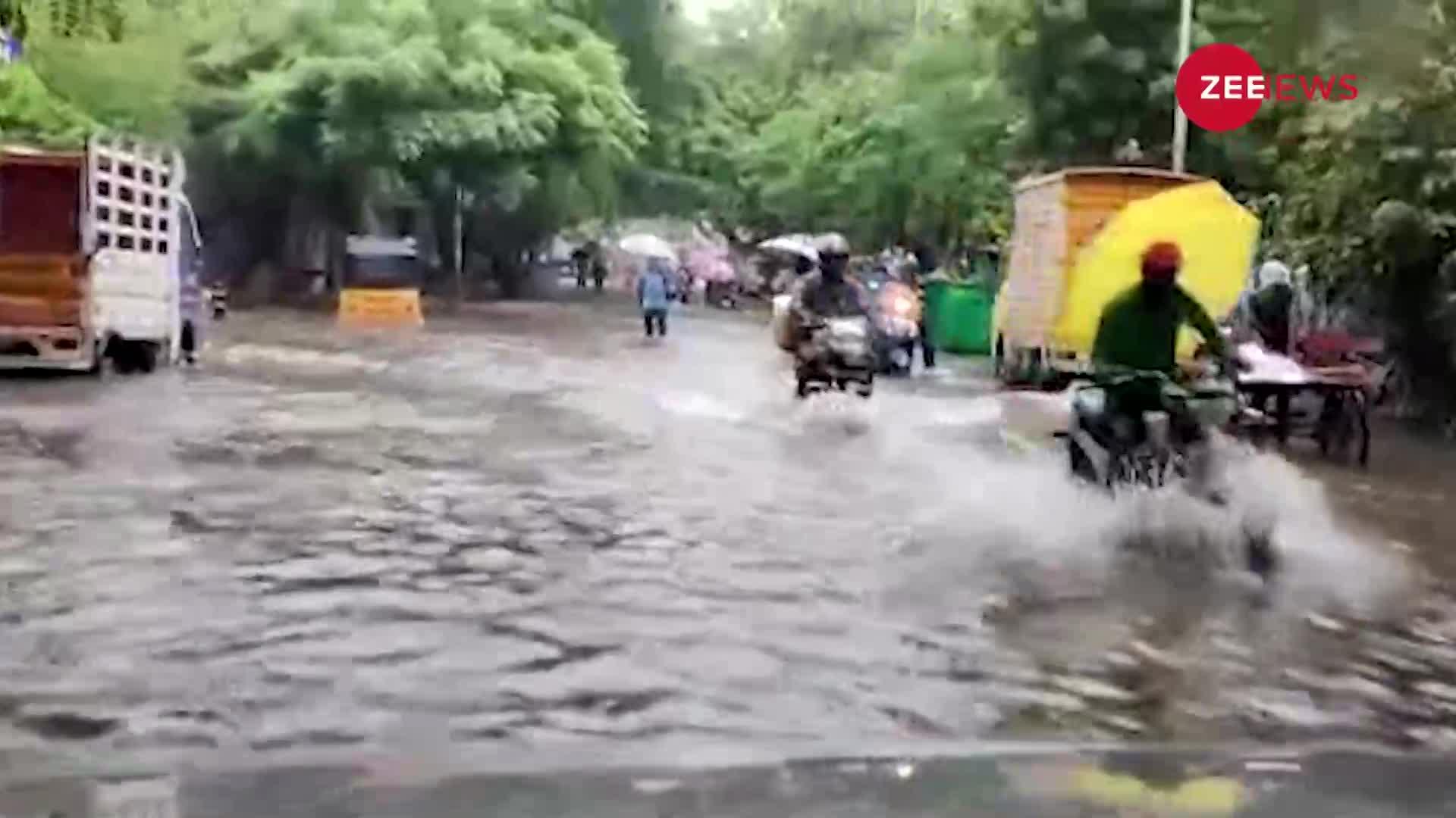 Chennai में भारी बारिश के कारण निचले इलाकों के घरों में हुआ जलभराव