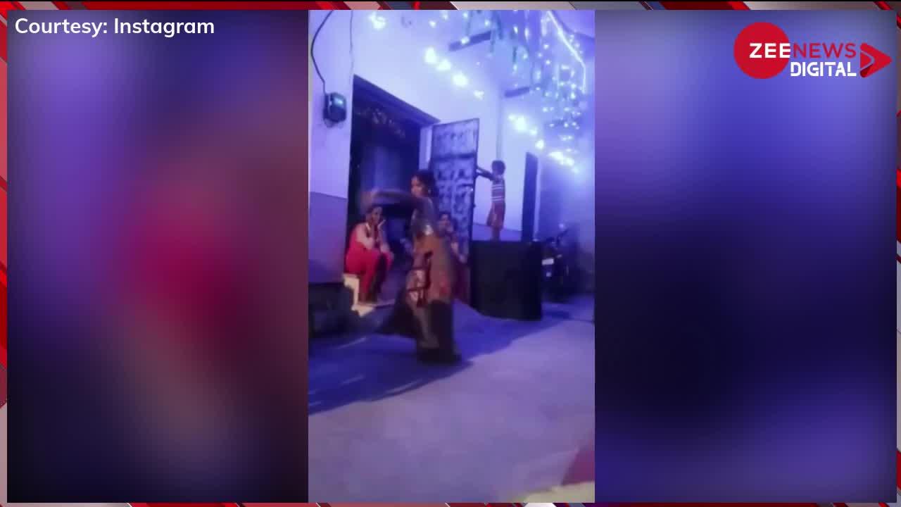 Viral Video: गुटखा डांस के बाद अब सोशल मीडिया पर आया करंट डांस, महिला ने ऐसे हिलाया सिर देख नहीं रुकेगी हंसी