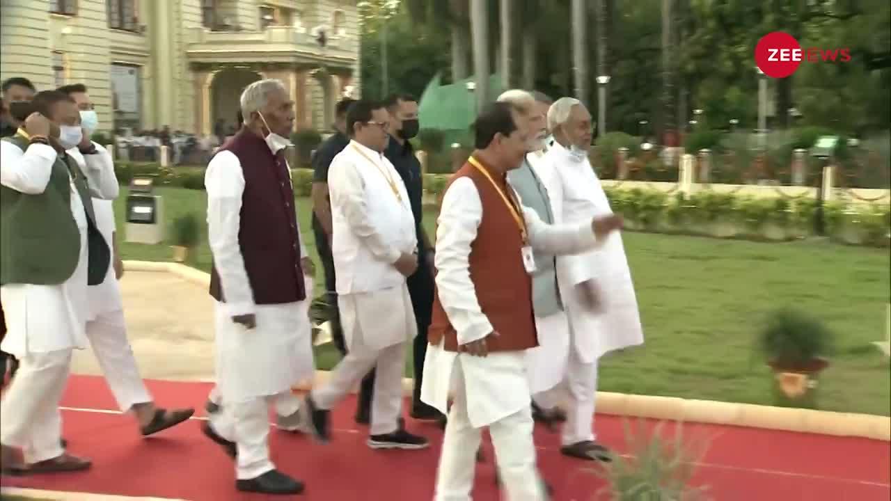 PM मोदी के सामने भाषण नहीं पढ़ पाए तेजस्वी, कर दिया खेल