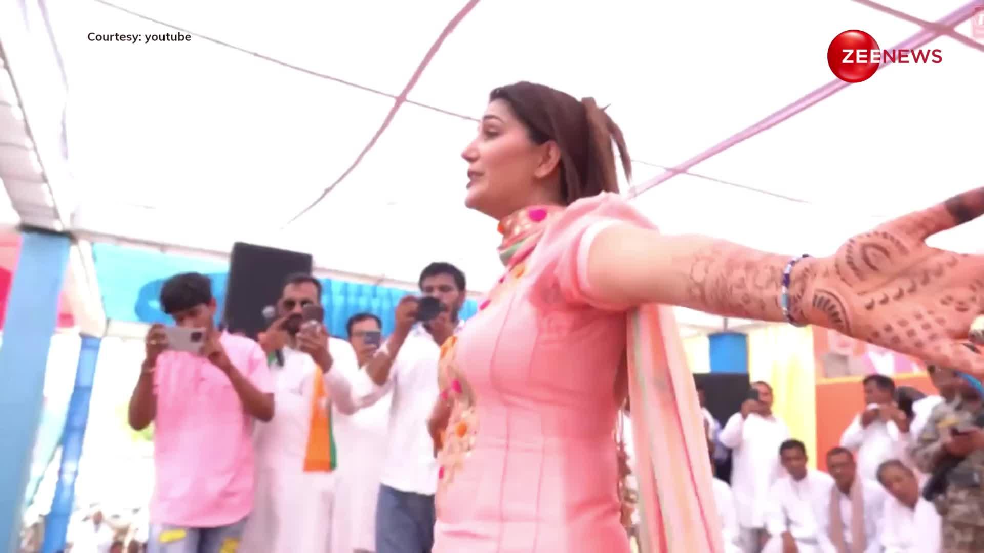 'खुले-खुले बाल' गाने पर 4 हफ्ते पहले Sapna Choudhary ने लाखों लोगों के सामने स्टेज पर किया बवाल डांस, एक्ट्रेस के कटीले मूव्स देख लोगों ने किए कमेंट
