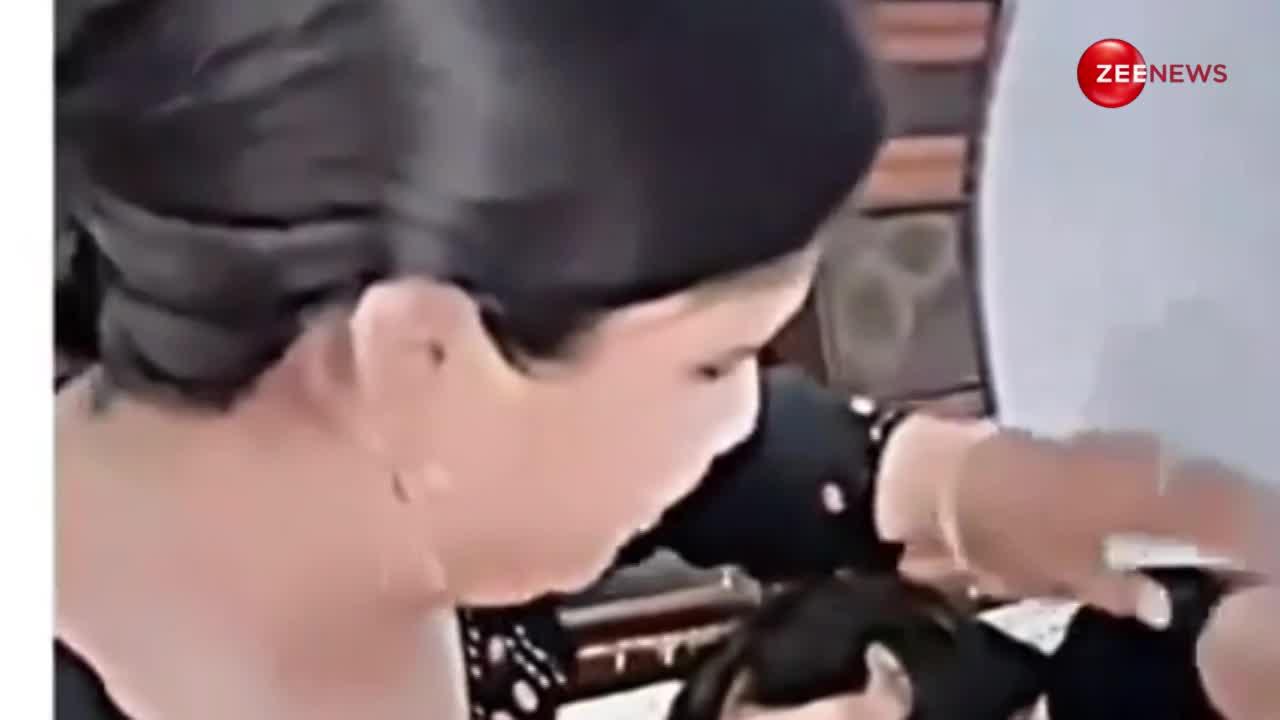 Video: बॉयफ्रेंड से मिलने गई बेटी को मां ने रंगे हाथों पकड़ा, जमकर की पिटाई