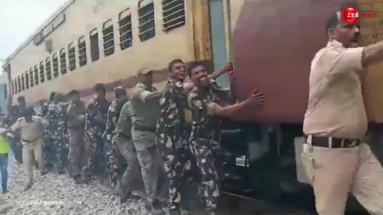 बीच रास्ते ट्रेन पड़ी बंद तो सेना के जवानों ने धक्का मारकर कर दी स्टार्ट! वायरल हुआ वीडियो