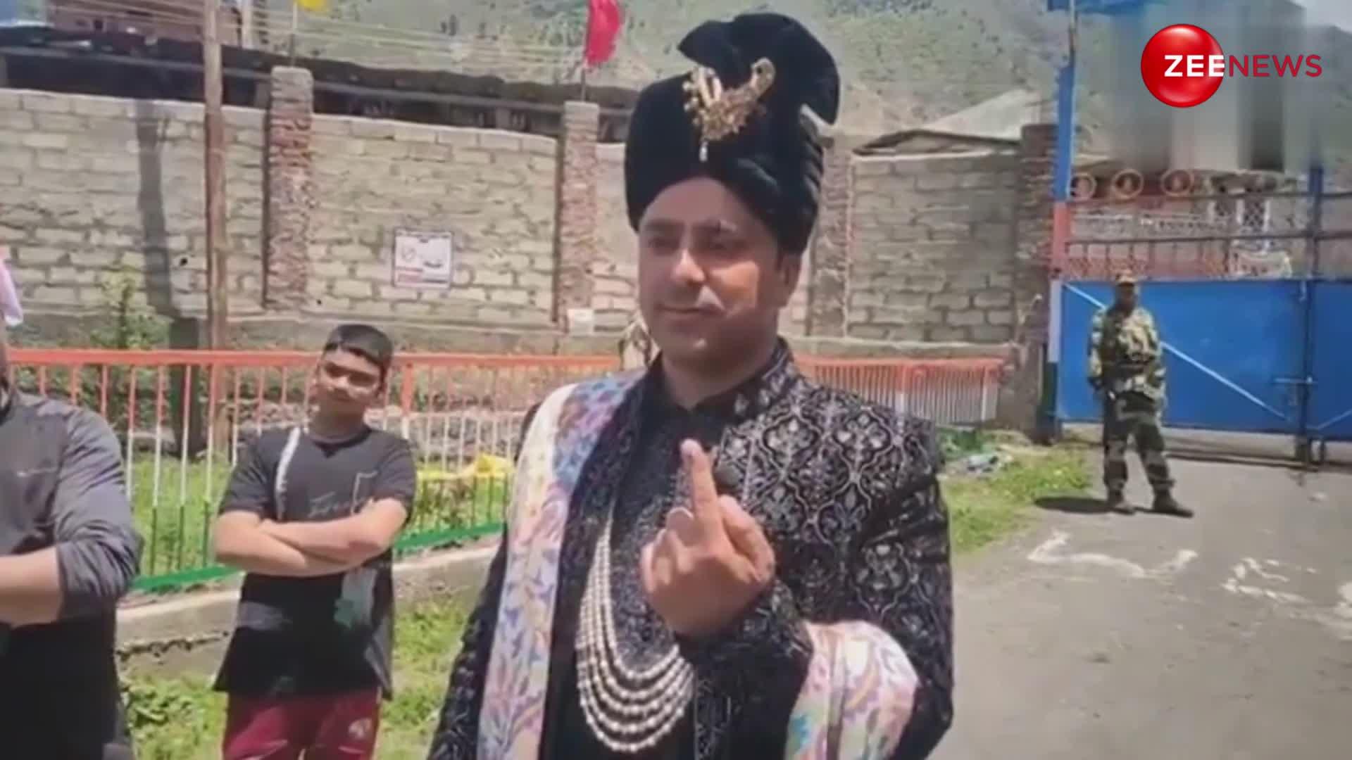 शेरवानी पहन, पगड़ी बांध..मुस्कुराते हुए वोट डालने पहुंचे दूल्हे 'राजा', वायरल हुआ जम्मू-कश्मीर का ये वीडियो