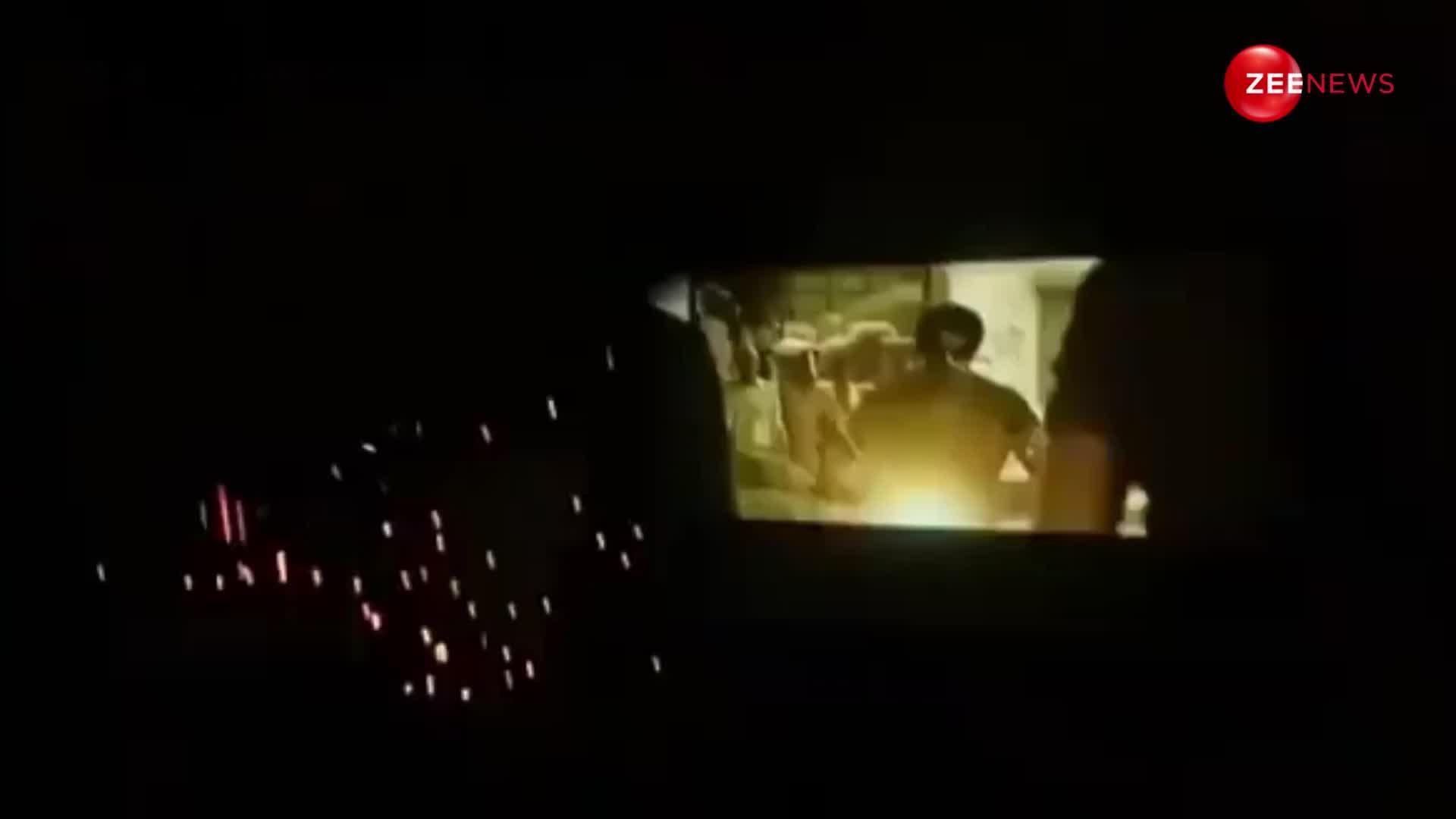 'Tiger 3' की फिल्मिंग के वक्त Salman Khan के फैन ने सिनेमा हॉल के अंदर ही फोड़ डाले पटाखे, वीडियो हुआ वायरल