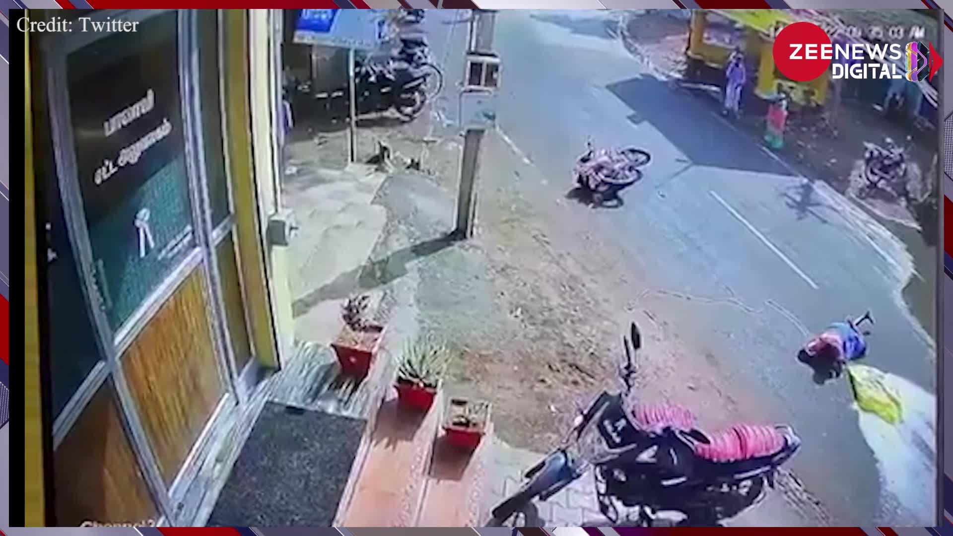 Viral Video: ट्रक के पीछे लटक रही रस्सी में फंसा बाइक सवार, जाने फिर क्या हुआ...