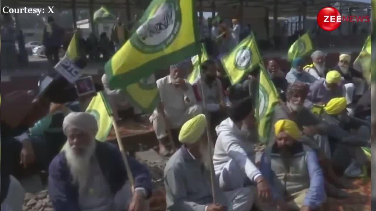 Punjab: पटियाला में पटरियों पर धरना देकर बैठे प्रदर्शनकारी, रोक रहे ट्रेनें