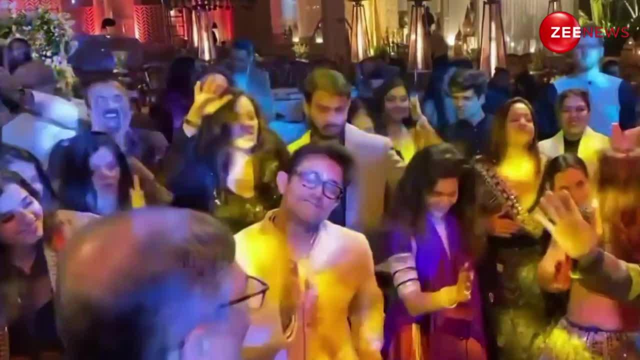 डीजे ने बजाया Aamir Khan का गाना तो गले लगाने के लिए स्टेज पर चढ़ गए एक्टर, वीडियो देख फैंस भी हुए इंप्रेस