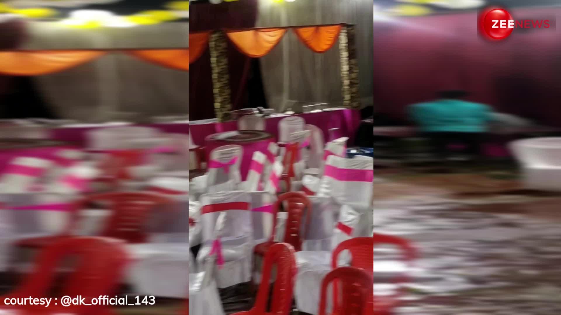 बारिश ने फेरा शादी पर पानी, नजारा देख किसी को आई दया तो किसी ने लिए मजे! देखें VIDEO