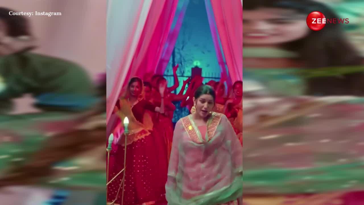 रंग-बिरंगा सूट पहनकर Sapna Chaudhary ने हरियाणवी गाने में लगाए जबरदस्त ठुमके, देखें वीडियो