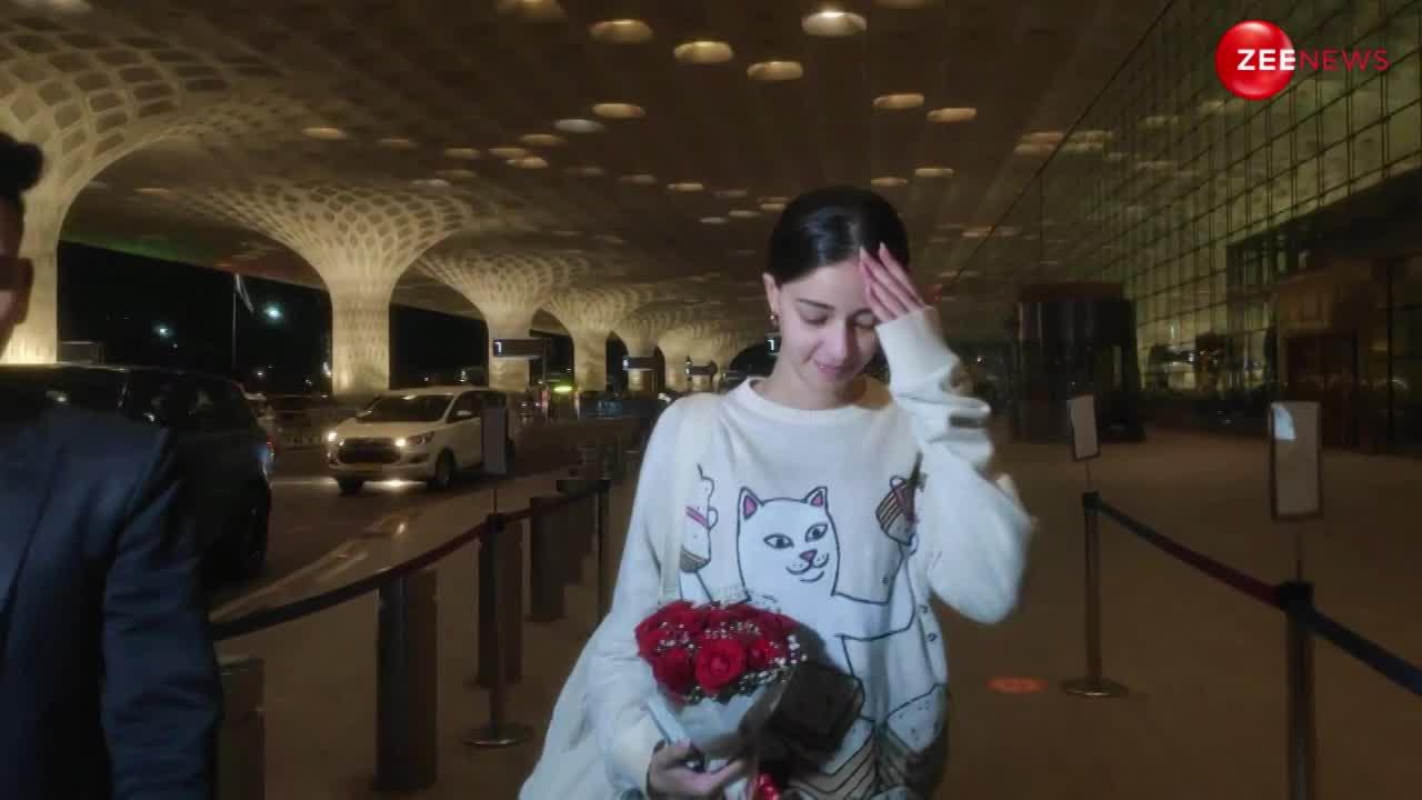 एयरपोर्ट पर Ananya Panday को शख्स ने दिया फूलों का गुलदस्ता, तो चिढ़ते हुए बना लिया मुंह