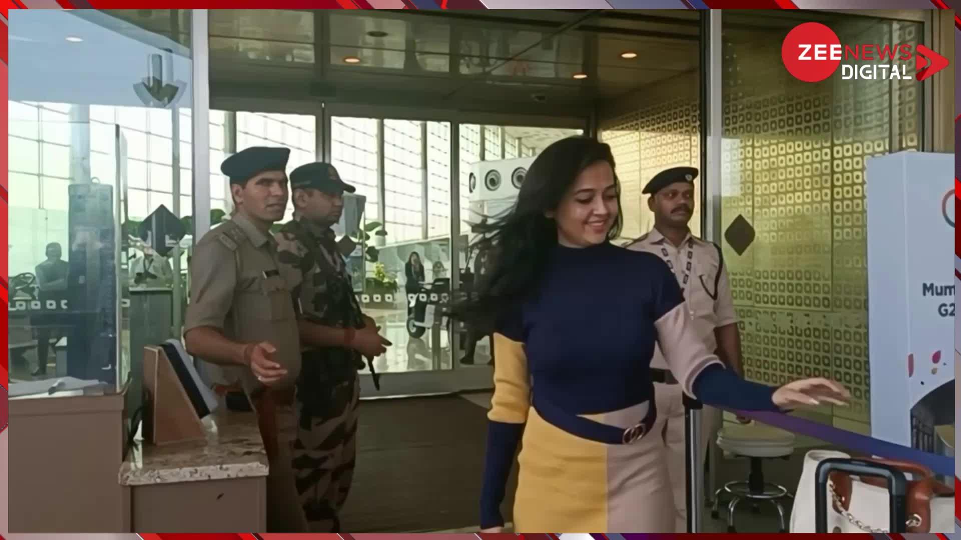 Tejasswi Prakash का नजर आया सेक्सी लुक, एयरपोर्ट पर देखते रह गए लोग