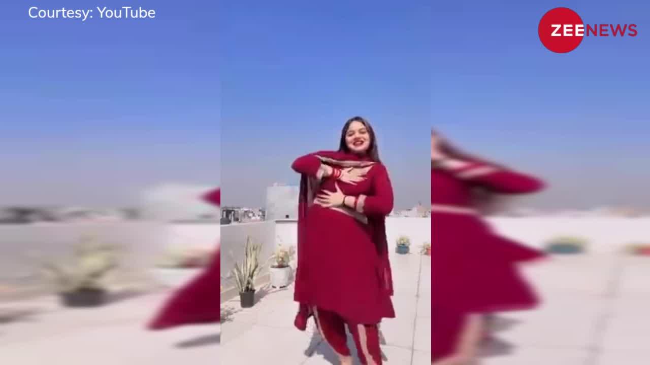 Desi Bhabhi Hot Video: देसी भाभी ने Sapna Choudhary के गाने पर हिलाई ऐसी कमर, देख आउट ऑफ कंट्रोल हुए लोग