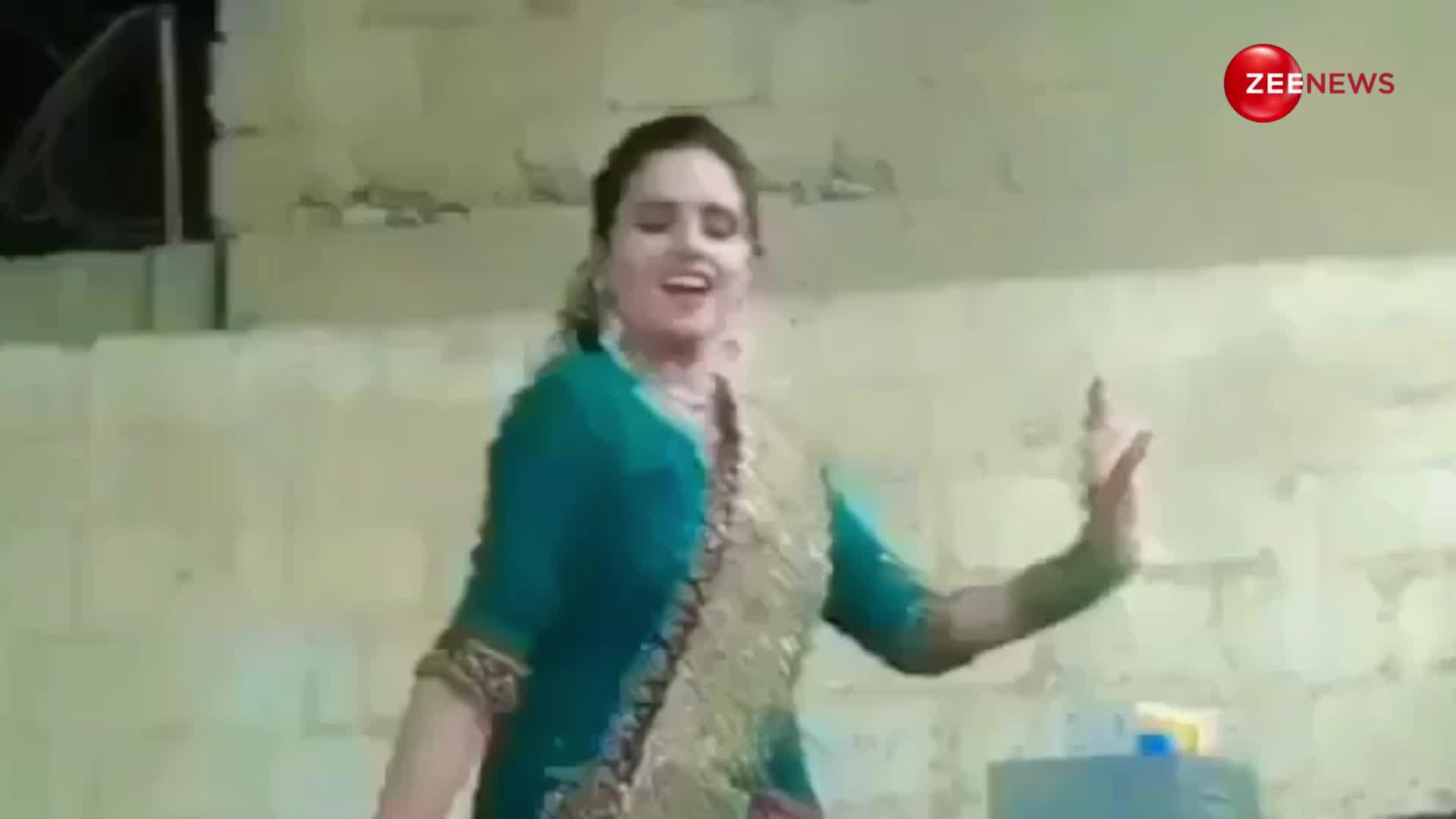 'गले में लाल टाई, घर में एक चारपाई' पर पाकिस्तान की Seema Haider का गदर डांस वायरल, देखें Video
