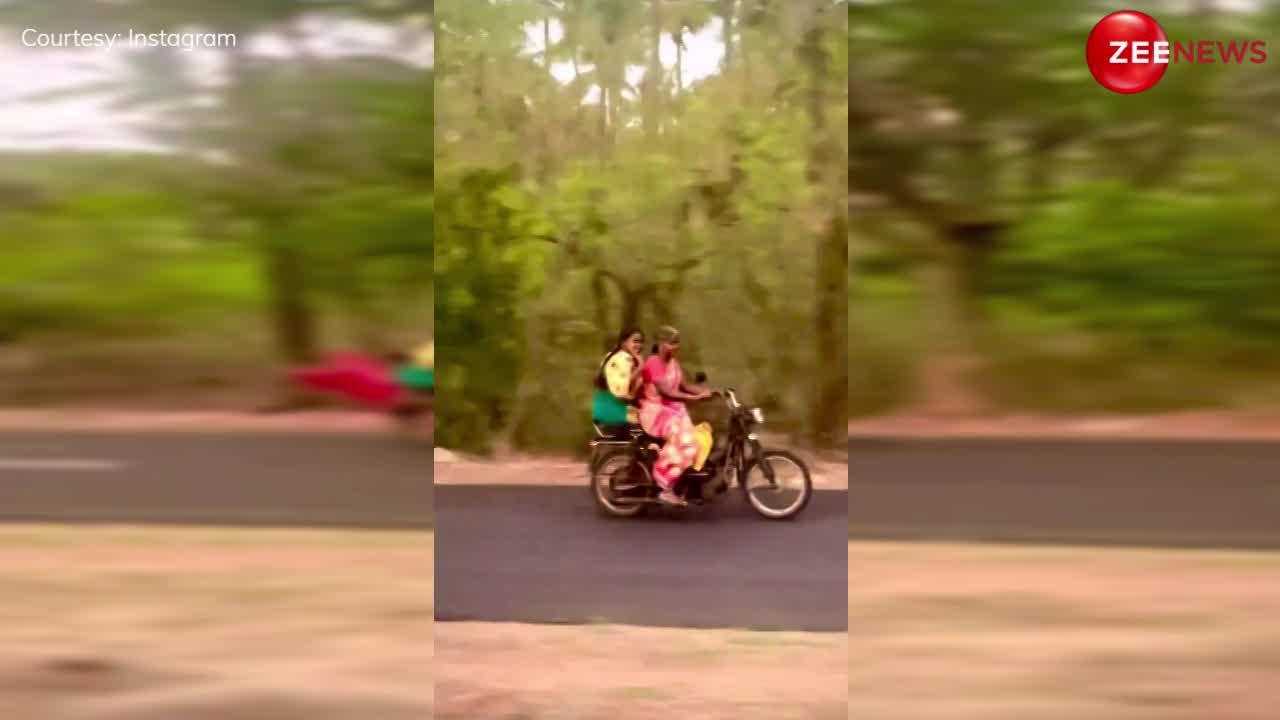खुली सड़क पर दो बुजुर्ग महिलाओं ने दौड़ा दी मोटरसाइकिल फिर मुड़-मुड़कर कैमरे पर करने लगीं फ्लाइंग किस; बना 'धूम 2' जैसा सीन