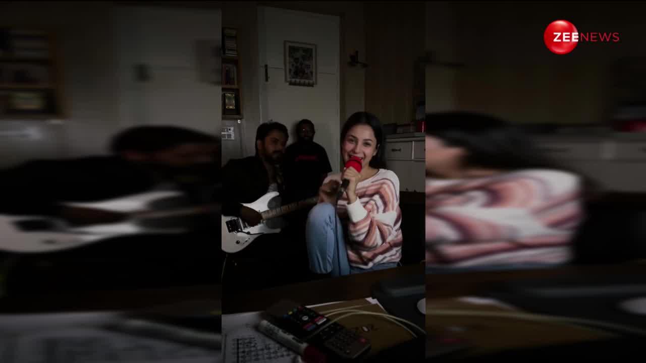 Shahnaz Gill का ये वीडियो जीत लेगा दिल, लोग बोले- भगवान ऐसा खराब गला सबको दे