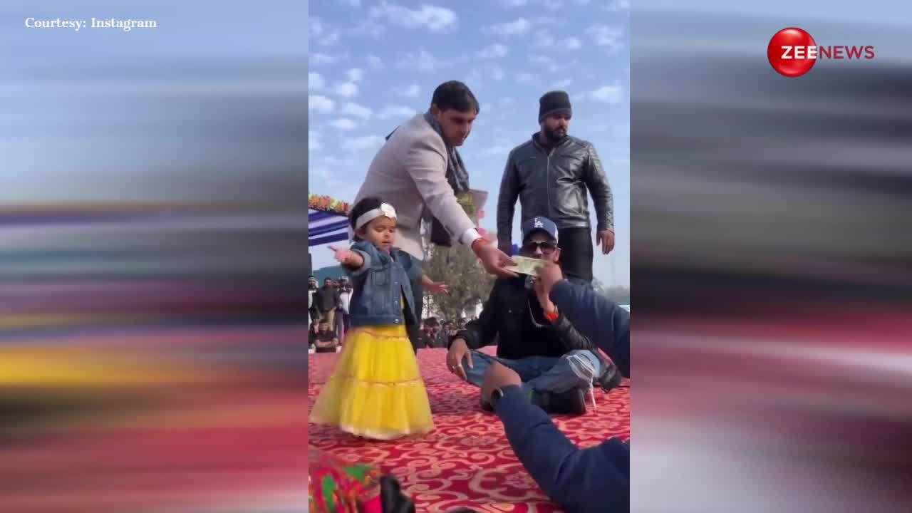 2 साल की बच्ची ने स्टेज पर किया इतना खूबसूरत डांस, 'मेरी जूती शहर लाहौर से मंगवा दे राजा जी' पर देखें वीडियो