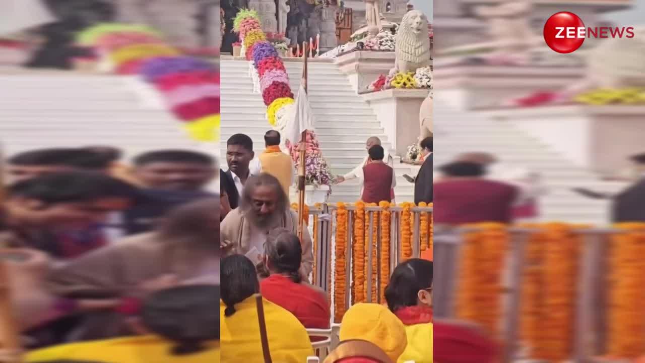 Video: प्राण प्रतिष्ठा के पहले दिन राम मंदिर में लगी श्रद्धालुओं की लगी भीड़, सुरक्षा तोड़ मंदिर परिसर में घुसे लोग