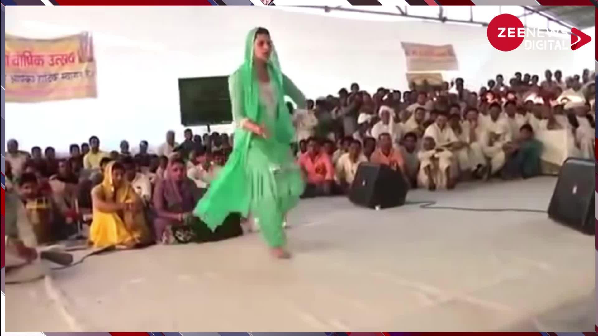 स्टेज पर लगा रही थी ठुमके, तभी अचानक हजारों लोगों के सामने गिर पड़ी Sapna Chaudhary, वीडियो में हुईं ये हालात...