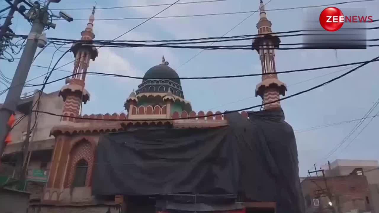 क्यों Holi पर अलीगढ़ में तिरपाल से मस्जिदों को ढका ? जानें क्या है इसका कारण ?