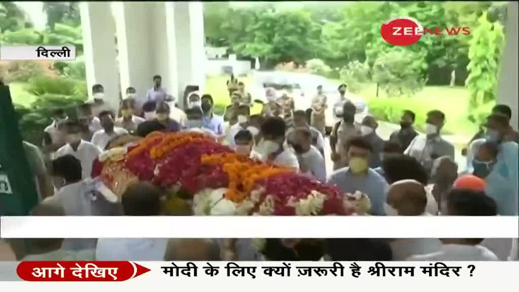 दिल्ली: निकाली गई पूर्व राज्यसभा सांसद अमर सिंह की अंतिम यात्रा, छतरपुर में होगा अंतिम संस्कार