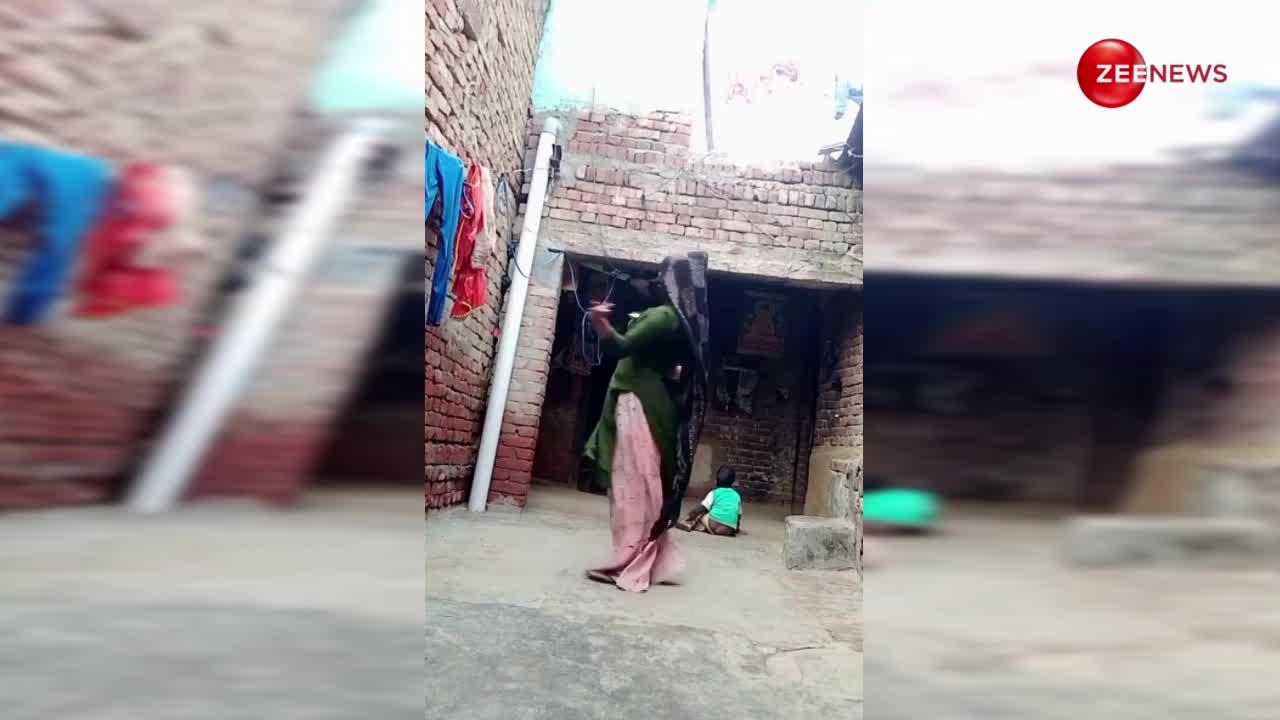 गांव की देसी भाभी ने Deepika Padukone के गाने 'दीवानी मस्तानी' पर किया तगड़ा डांस, देख छूट जाएंगे पसीने