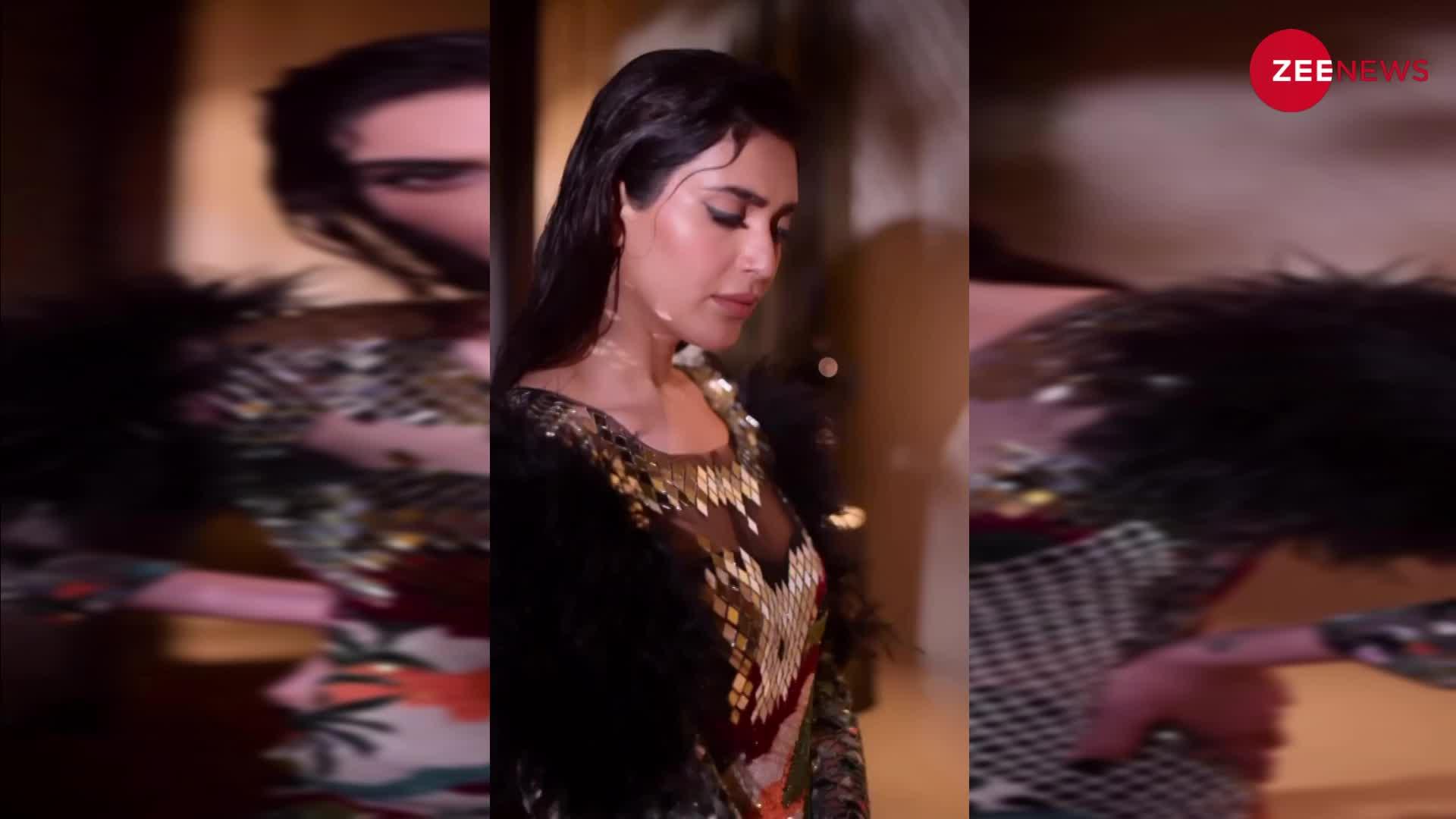 Karishma Tanna ने 'उर्फी' को भी छोड़ा पीछे, शीशे की ड्रेस पहन दिए बोल्ड पोज