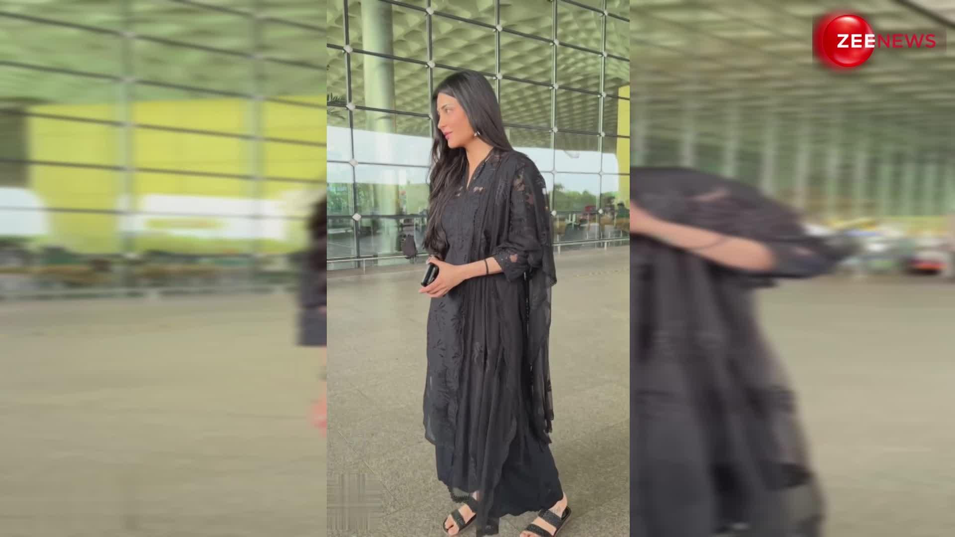 एयरपोर्ट पर देसी अंदाज में नजर आईं Shruti Haasan, ब्लैक कुर्ति में लगाया ग्लैमर का तड़का, लोग हुए दिवाने