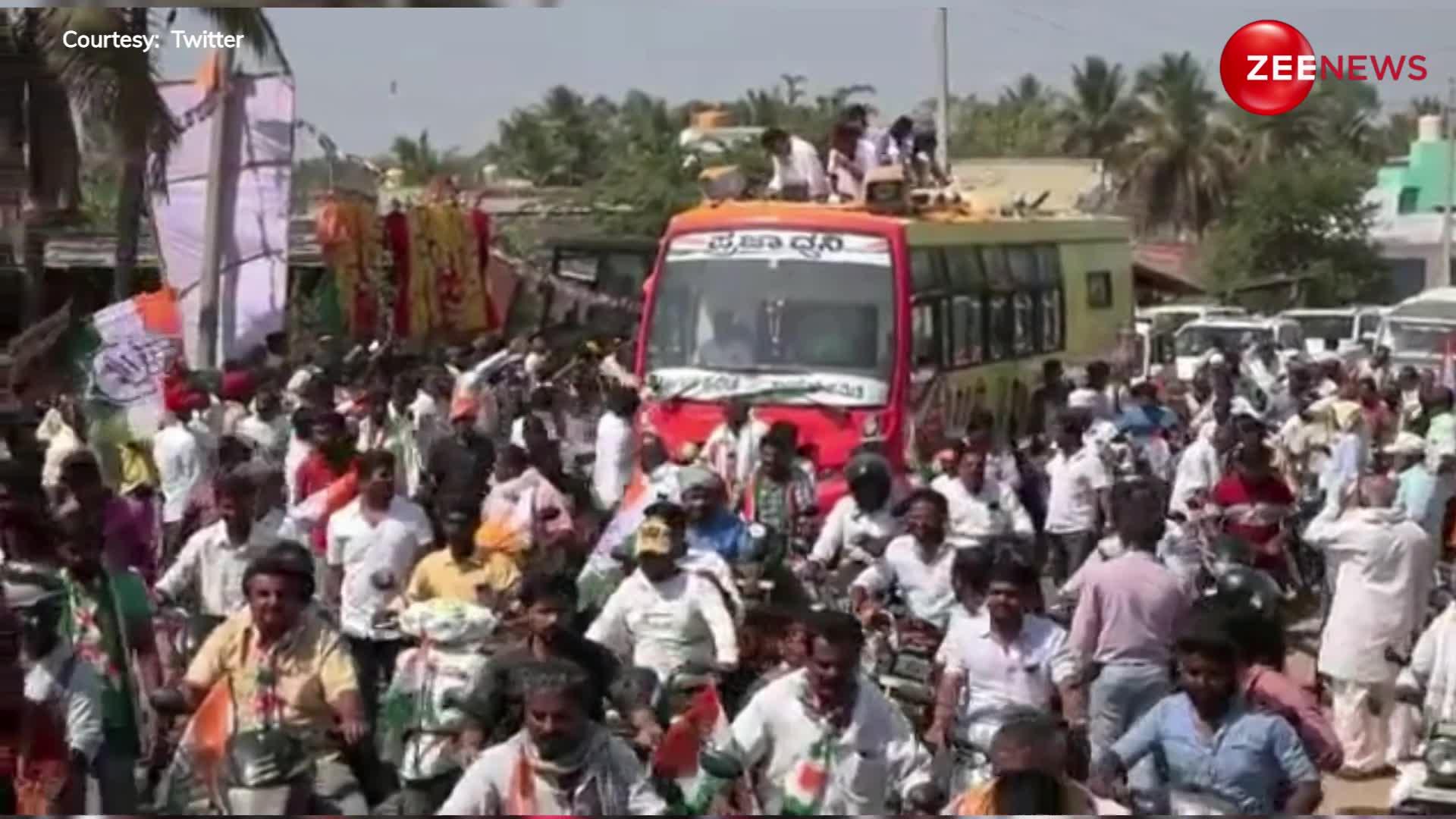 रैली के दौरान कर्नाटक कांग्रेस के अध्यक्ष ने बरसाए 500-500 के नोट, वायरल हो रहा वीडियो