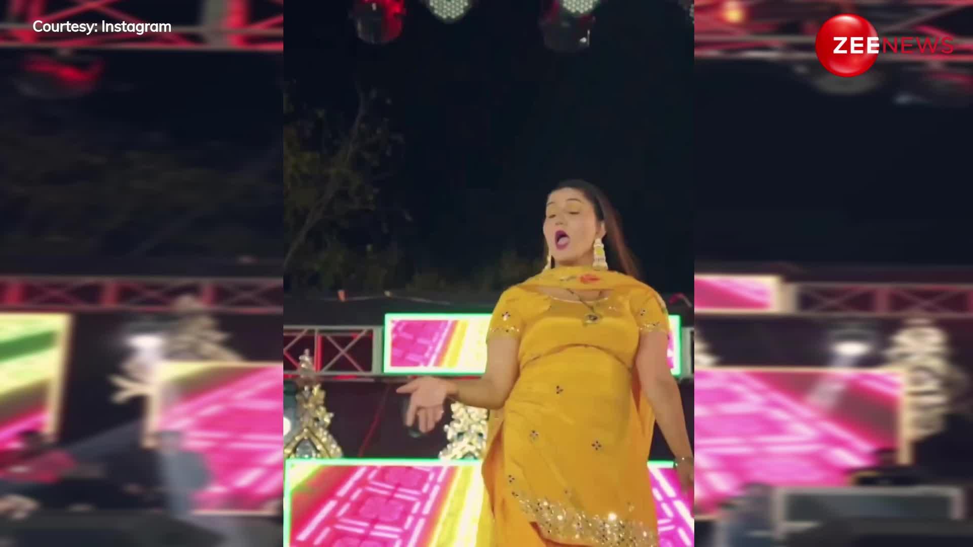 पीले सूट में Sapna Choudhary स्टेज पर लगीं कमाल, देखने वाले भी खो बैठे सुध-बुध