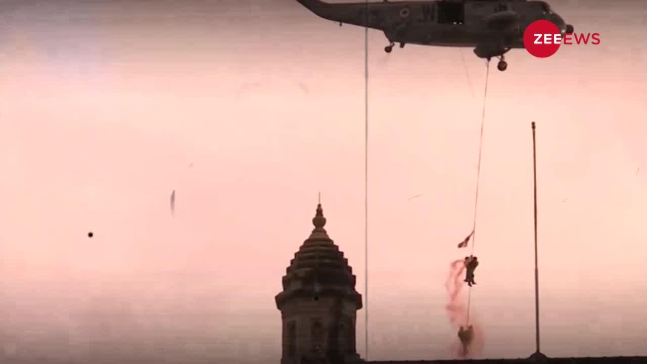 जब चलते हेलीकॉप्टर से लटक गए भारत के खतरनाक मरीन कमांडो
