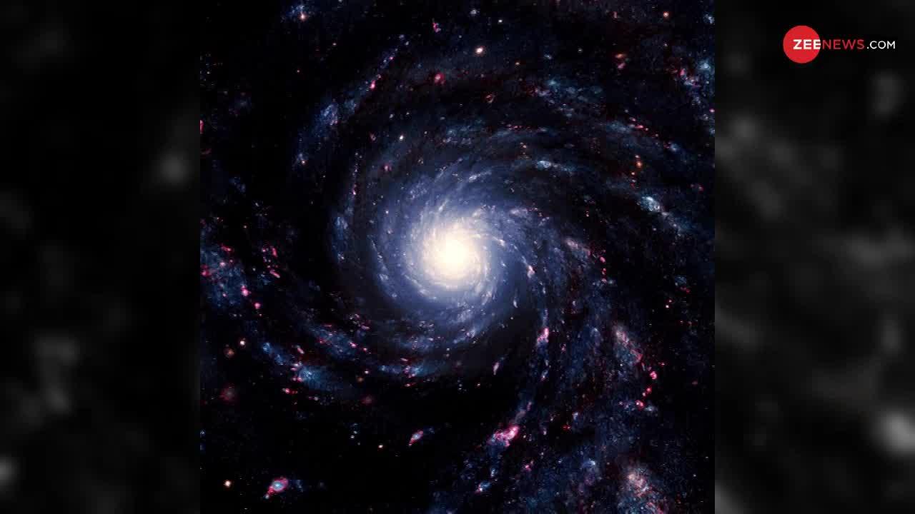 जानें Black Hole के कितने करीब है पृथ्वी?
