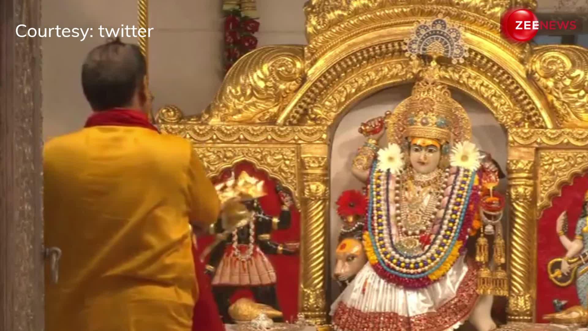 Chaitra Navratri: नवरात्रि के चौथे दिन दिल्ली के झंडेवालान मंदिर में हुई सुबह की आरती